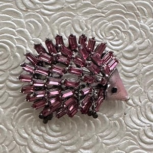 Adorable vintage style Hedgehog Brooch