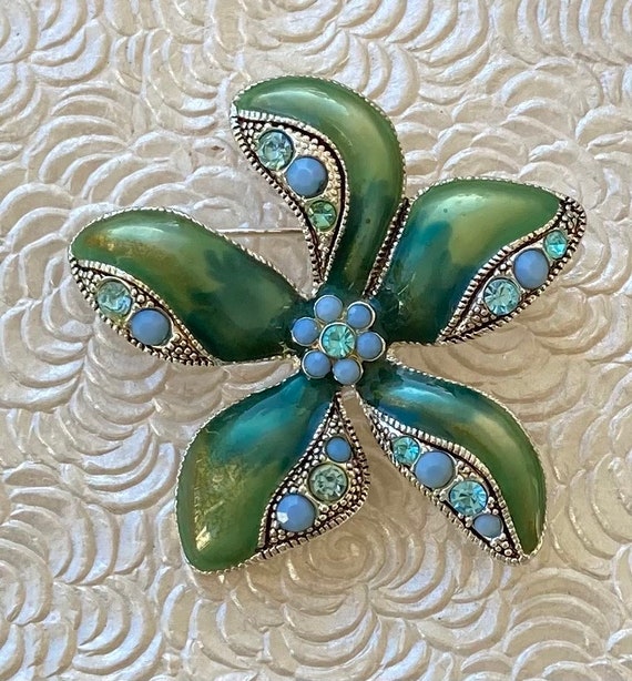 vintage flower brooch Gem
