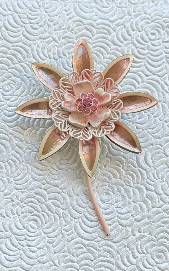 Unique vintage   flower brooch