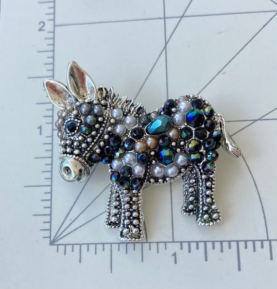 Adorable Donkey brooch - image 3