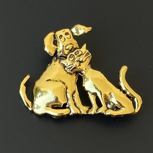 Adorable vintage style dog & cat brooch and pendant