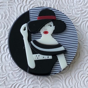 Unique Lady face large vintage style brooch