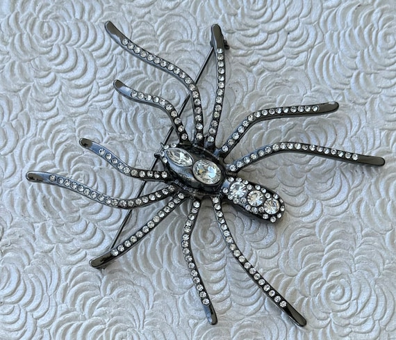 Spider / tarantula oversized brooch