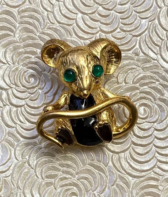 Adorable vintage mouse brooch