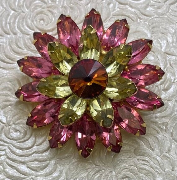 Unique vintage flower brooch - image 1