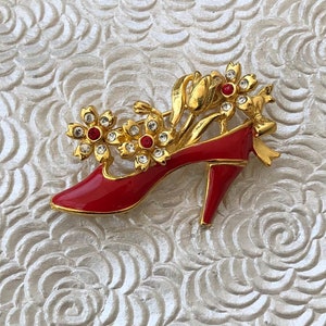 Lovely vintage lady shoe  brooch