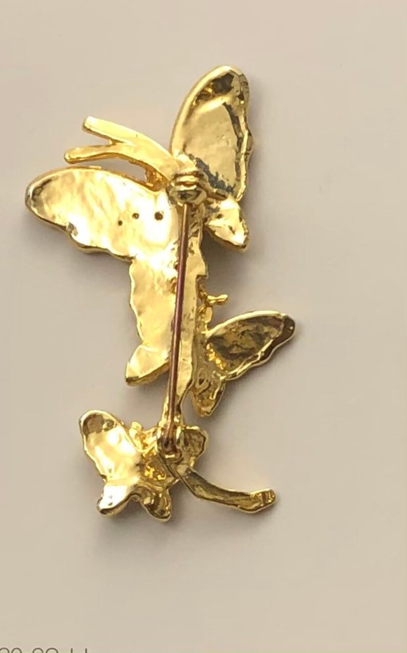 Adorable vintage three butterflies brooch
