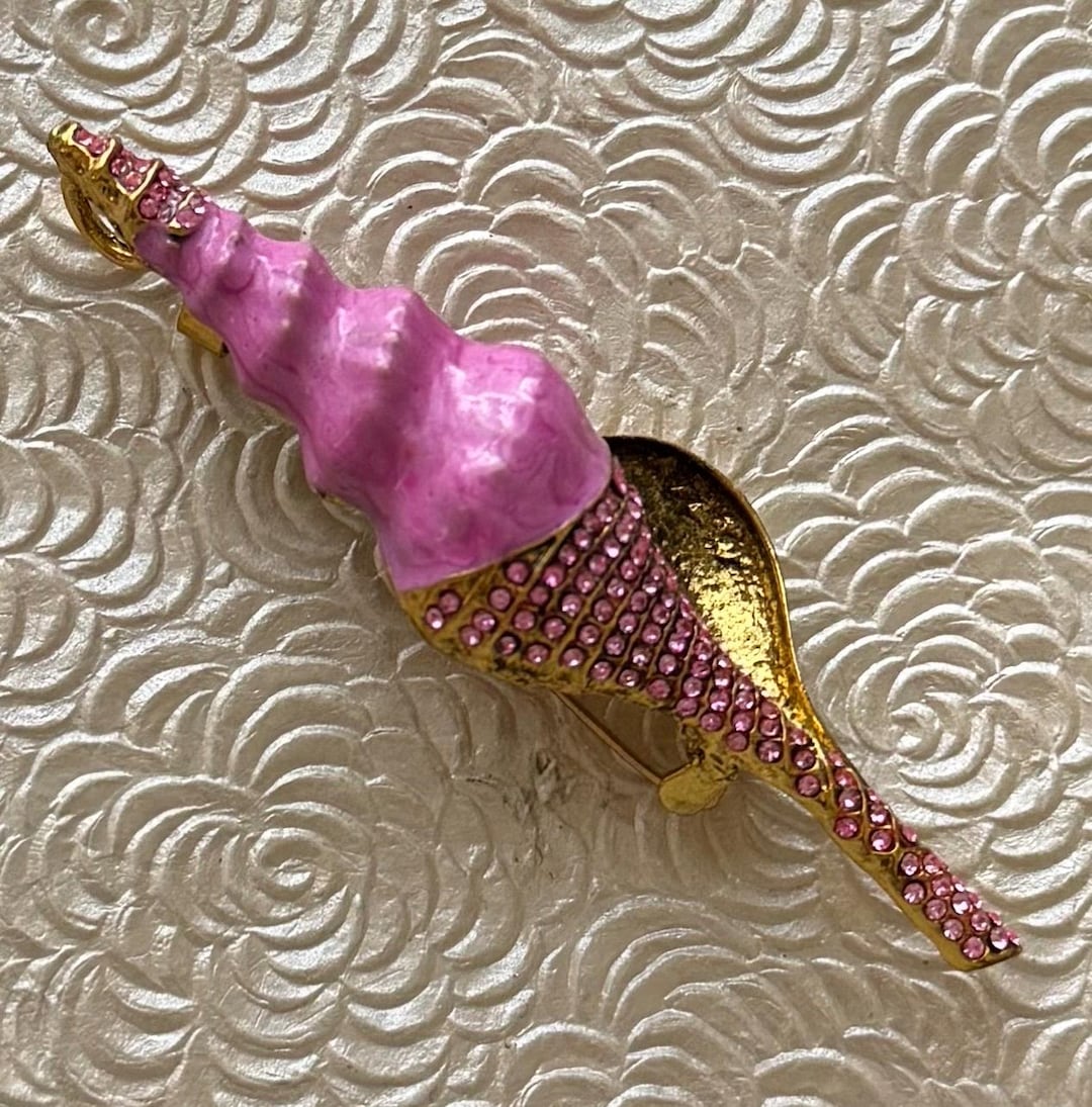 Unique Vintage Large Seashell Brooch - Etsy