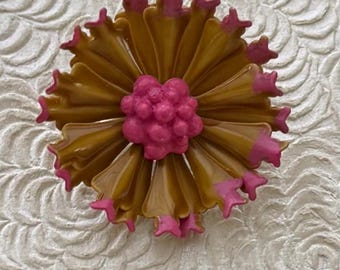 Vintage  flower brooch pin