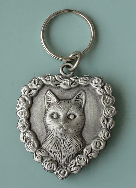 Adorable vintage cat key chain holder - image 4