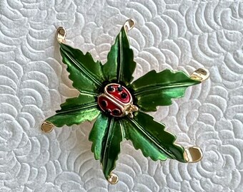 Broche y colgante de mariquita en hoja de estilo vintage