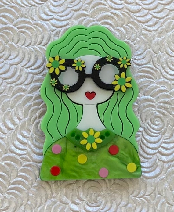 Adorable lady with sunglasses vintage style brooch
