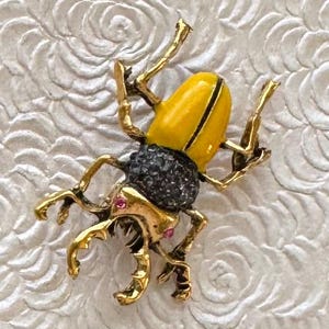 Vintage style Beetle Bug insect  Brooch
