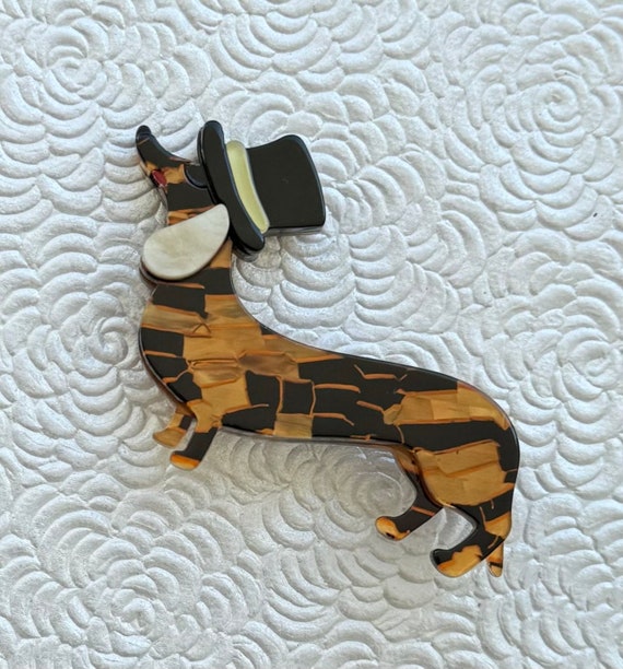 Adorable vintage  style Dachshund dog brooch