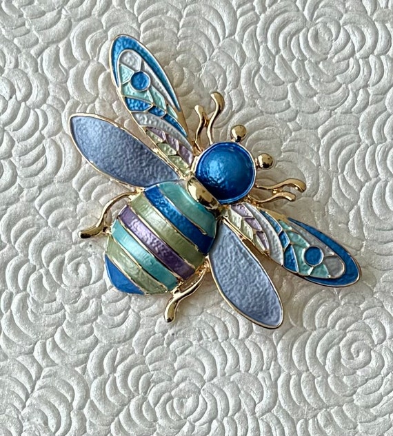 Adorable vintage style bee brooch - image 5