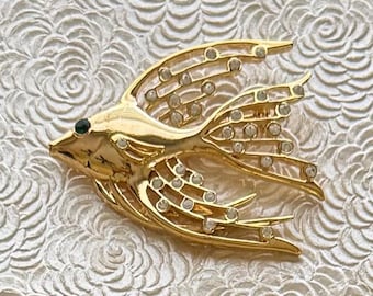 ヴィンテージの彫刻入り茶色の貝のブローチ - Etsy 日本