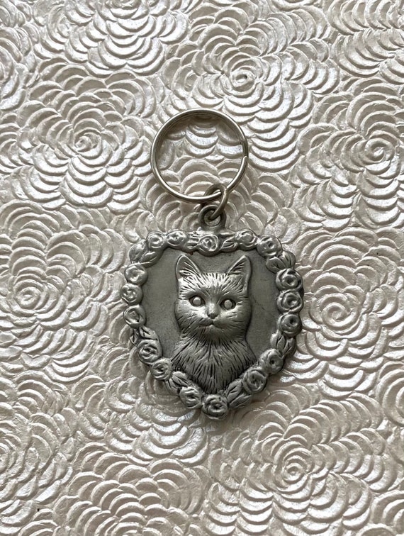 Adorable vintage cat key chain holder - image 3
