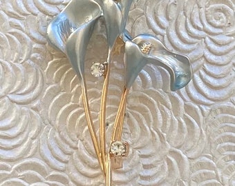 Unique vintage style Cala lily brooch