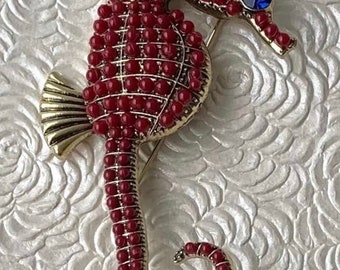 Unique vintage style seahorse brooch