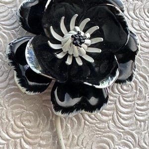 Vintage green  flower brooch
