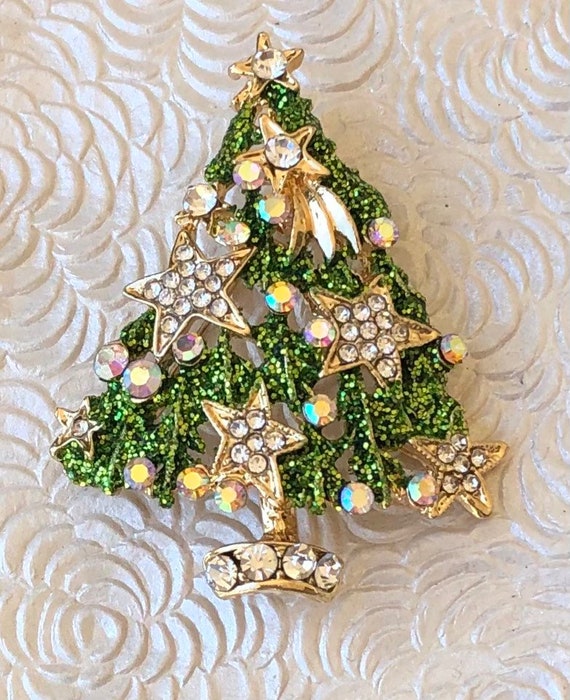 Vintage style Christmas tree brooch