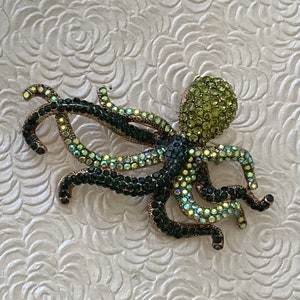 Unique vintage style octopus brooch