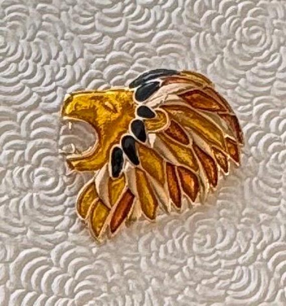 Vintage Lion head brooch pin / enamel on metal