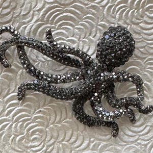 Adorable octopus vintage style brooch & pendant