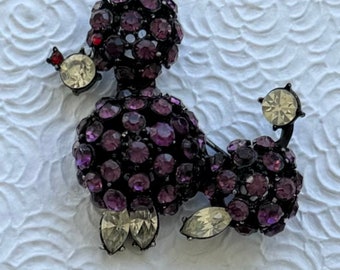 Adorable vintage  poodle brooch