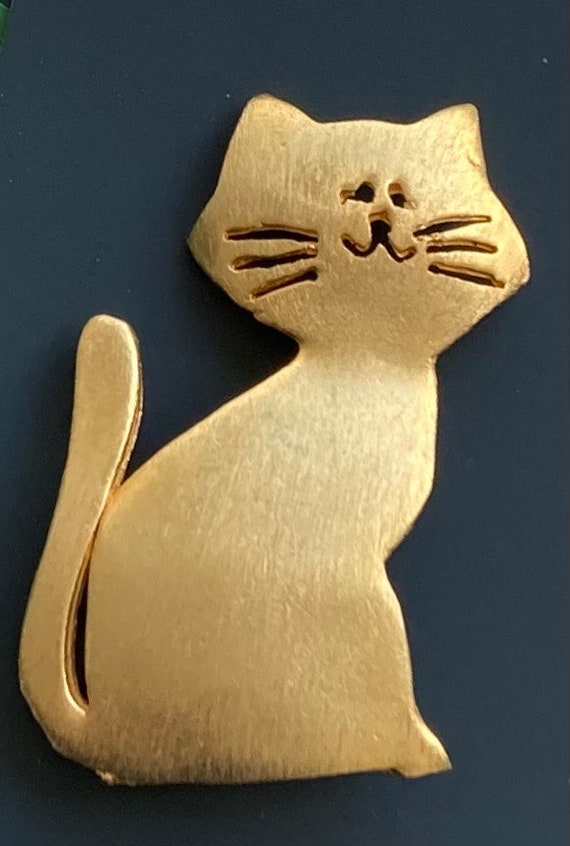 Adorable vintage cat signed Ultra Craft brooch