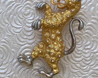 Unique vintage heraldic lion brooch