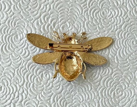 Adorable vintage style bee brooch - image 4