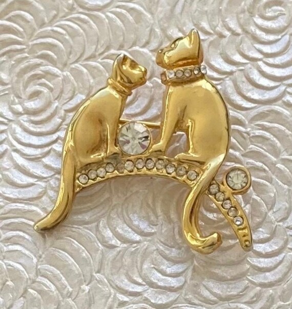 Adorable vintage two cats  brooch
