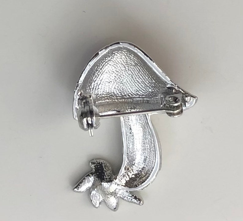 Adorable mushroom brooch
