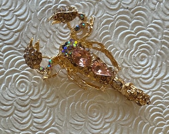 Spilla unica in stile vintage con grande scorpione