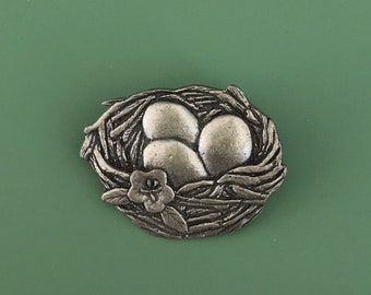 Signed Birds & Blooms Limited Edition 2007 eggs in nest brooch