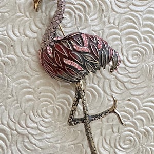 Adorable vintage style flamingo brooch