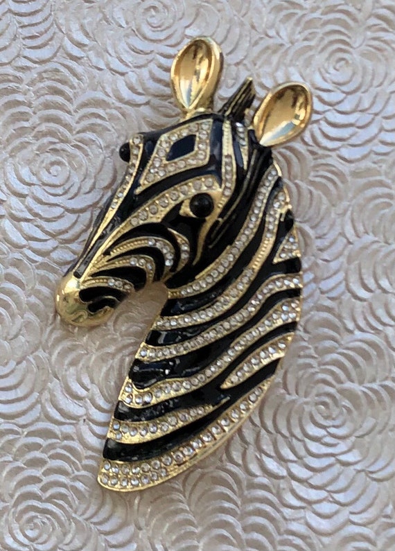 Adorable vintage style  large zebra  head brooch