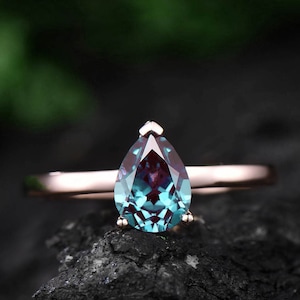 Pear shaped Alexandrite engagement ring solid 14k rose gold vintage unique Solitaire engagement ring dainty anniversary wedding ring women