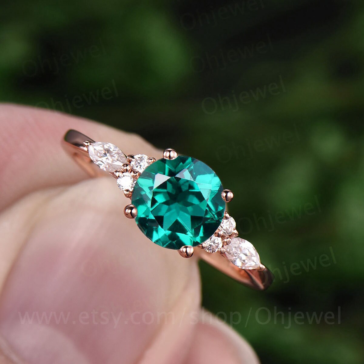 Round emerald sale ring with diamonds
