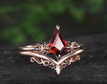 カイトカット レッドガーネット エンゲージリング ムーン ブラック