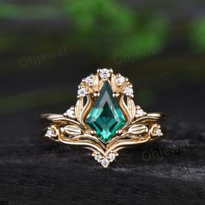 Kite cut emerald leaf engagement ring set stacking cluster nature inspired diamond promise wedding ring women 14k yellow gold gift
