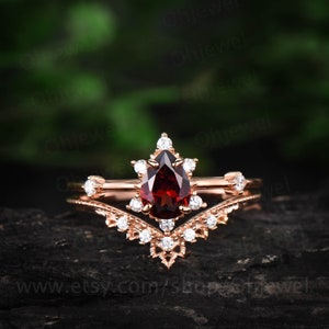 Rose gold ring set unique vintage engagement ring 2pcs pear garnet engagement ring set cluster moissanite ring set garnet wedding bridal set