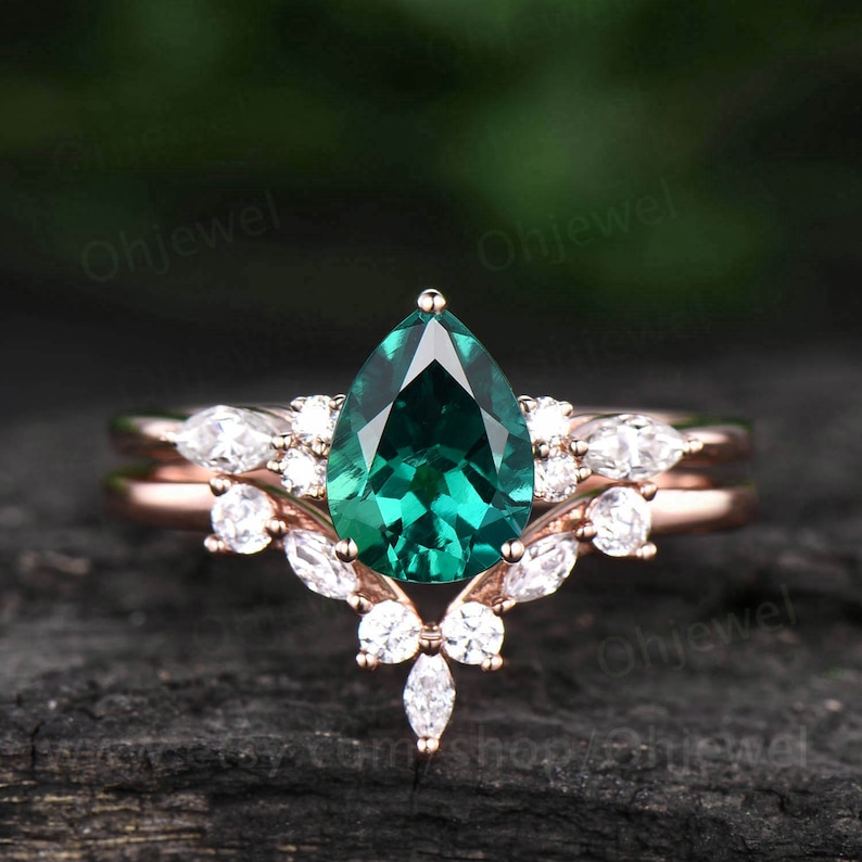 Vintage pear shaped green emerald engagement ring set art deco image 1