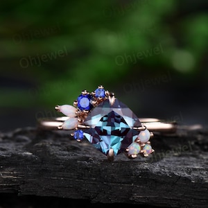 Anillo de alejandrita con corte de cojín en oro rosa, racimo de ópalo y zafiro vintage, anillo de compromiso único para mujer, piedra preciosa que cambia de color, regalo de aniversario