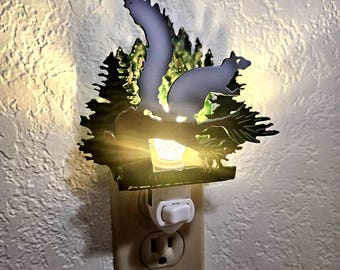 Arte de esquilo branco como luz noturna - feita de aço resistente / Esquilo branco de Brevard