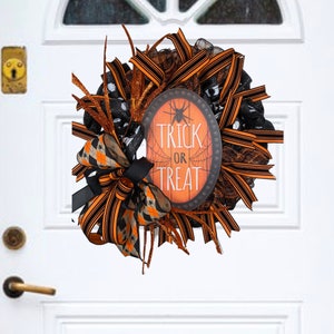 Trick or treat wreath, Black and Orange door hanger , Halloween wreath, Halloween Door wreath, Halloween hanger
