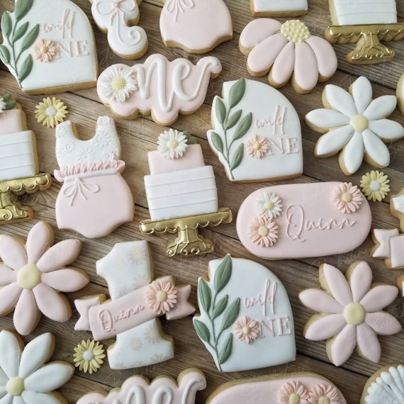 Daisy Cookies 2 Dozen | Wild One of a Kind Boho Bohemian First Birthday | Modern Greenery Arch | Soft Neutral Peachy Pink Yellow White Gold