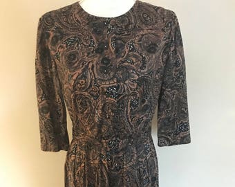 Vintage 1940's Paisley Day Dress Retro Fashion Comfortable Hipster