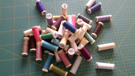 Fil à Coudre Vert Fil Overlock Polyester - Vert Olive Militaire - 4 Bobines De 2743m - NE 40/2